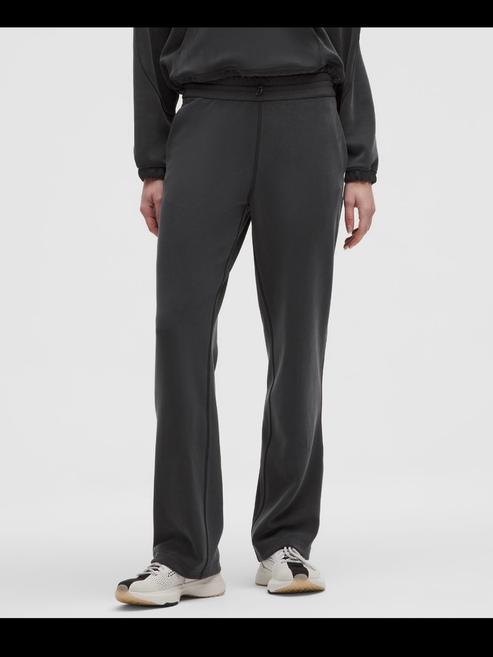 Women’s Lululemon Black Softstreme High-rise Pants Size 6